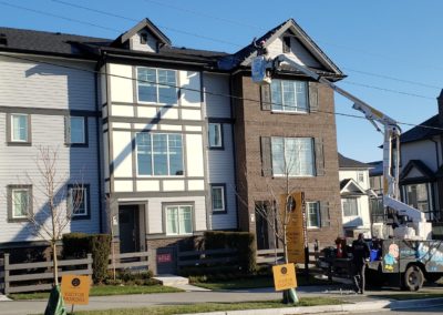 xmas light install at willow and oak